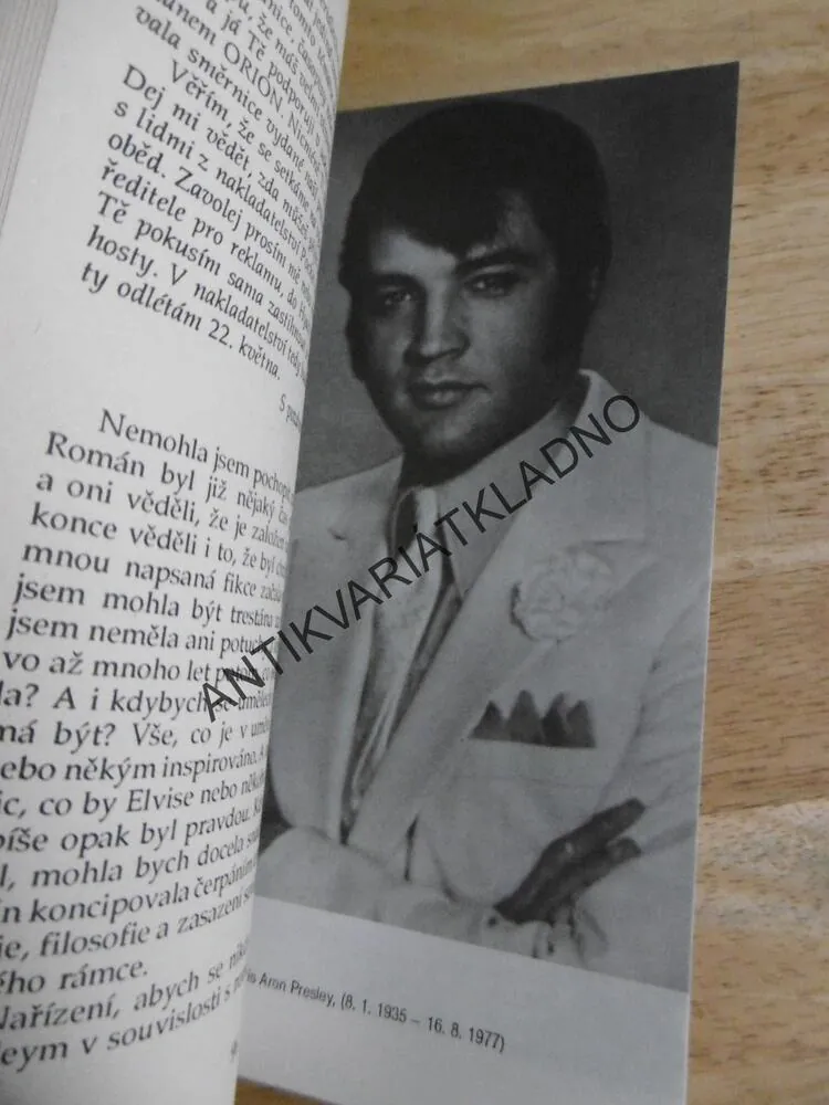 ŽIJE? ELVIS PRESLEY, GAIL BREWER GIORGIO, **an