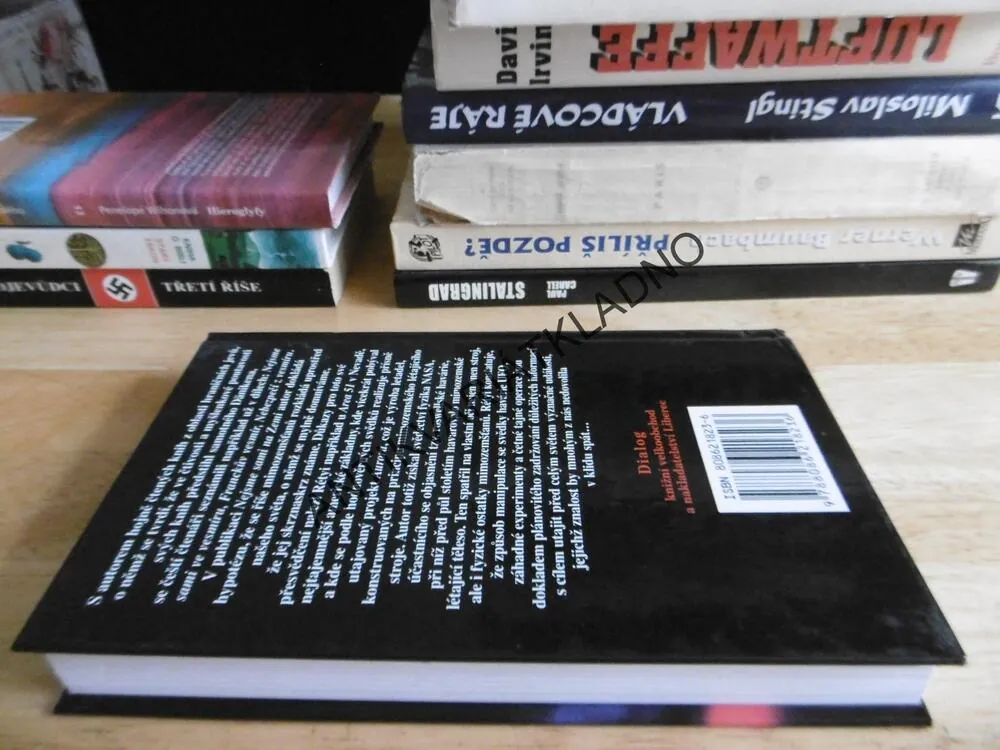 NEJSME SAMI NA ZEMI, ANDREAS VON RÉTYI, **an