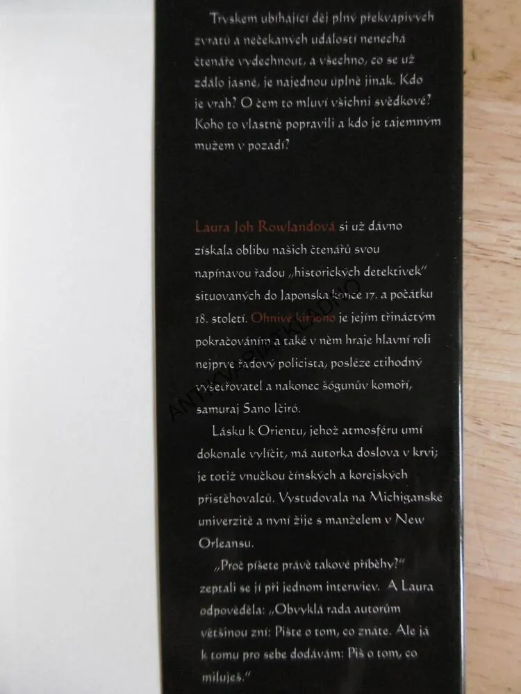 OHNIVÉ KIMONO, LAURA JOH ROWLANDOVÁ, **an