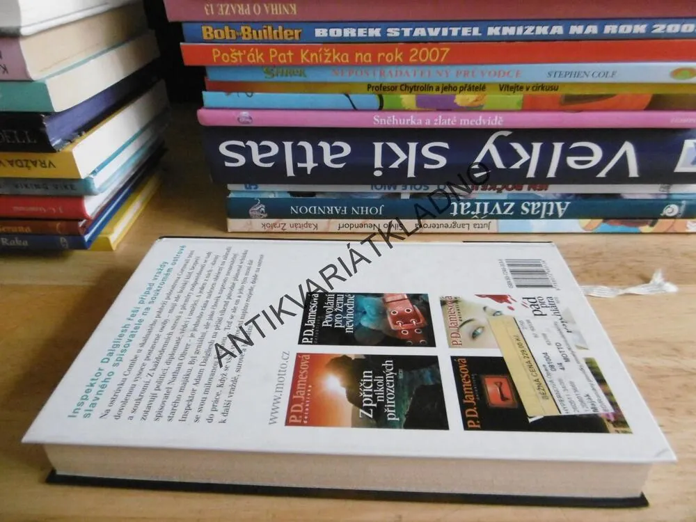 MAJÁK, P.D.JAMESOVÁ, **an
