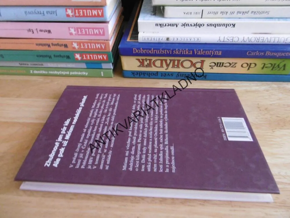 ZCELA BEZ TÍŽE, MARLIESE AROLD, **an