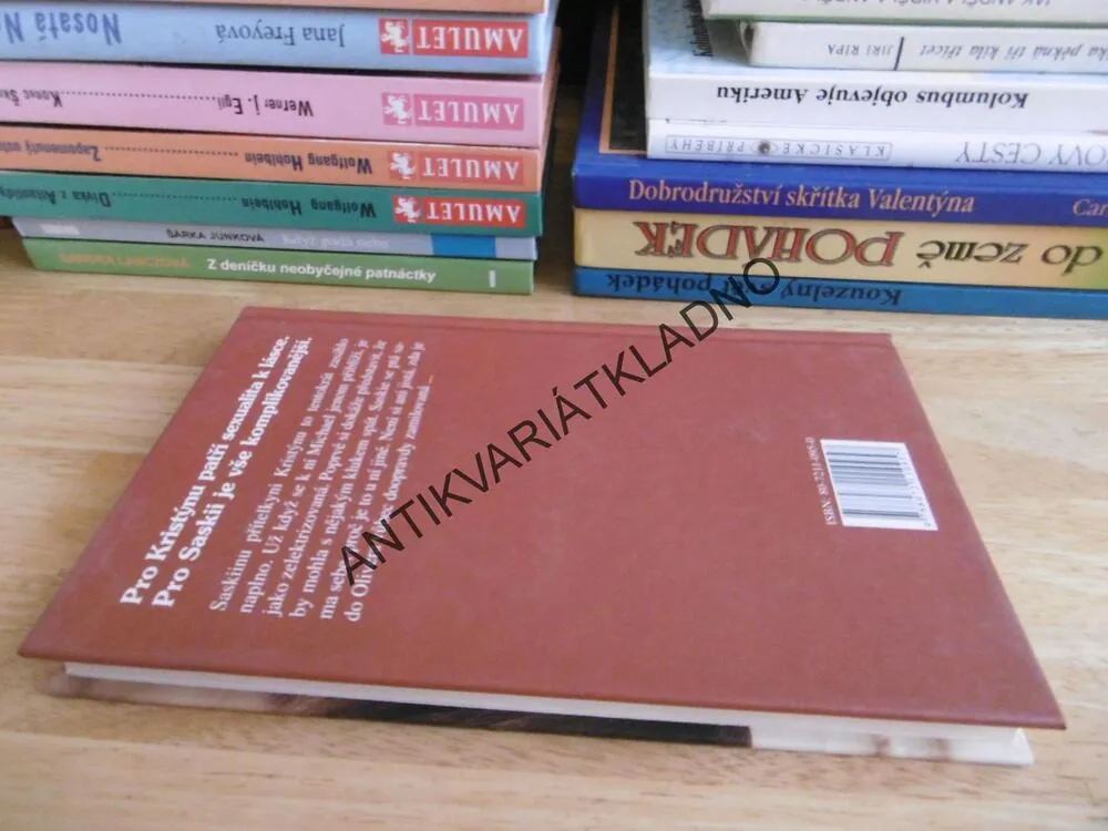 TOLIK RADOSTI A LÁSKY, MARLIESE AROLD, **an