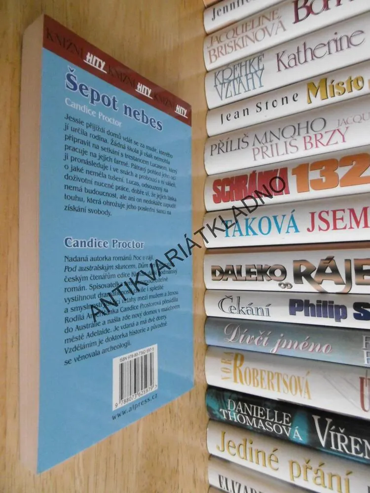 ŠEPOT NEBES, CANDICE PROCTOROVÁ, **an