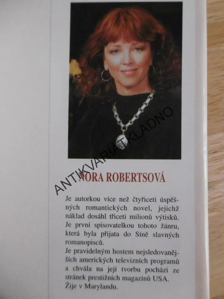 ÚNIK, NORA ROBERTSOVÁ, **an