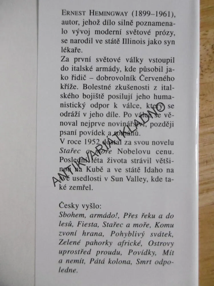 OSTROVY UPROSTŘED PROUDU, ERNEST HEMINGWAY, **an