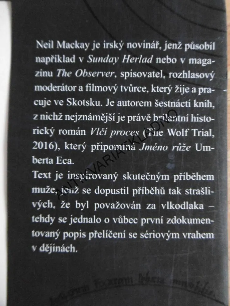 VLČÍ PROCES, NEIL MACKAY, **an