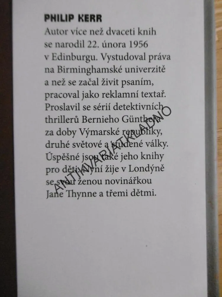 PRAHA OSUDOVÁ, PHILIP KERR, **an