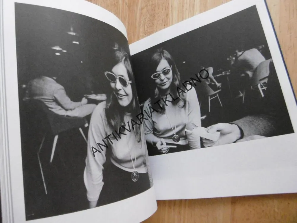 U DVOU SRDCŮ, IVAN KOREČEK, **an