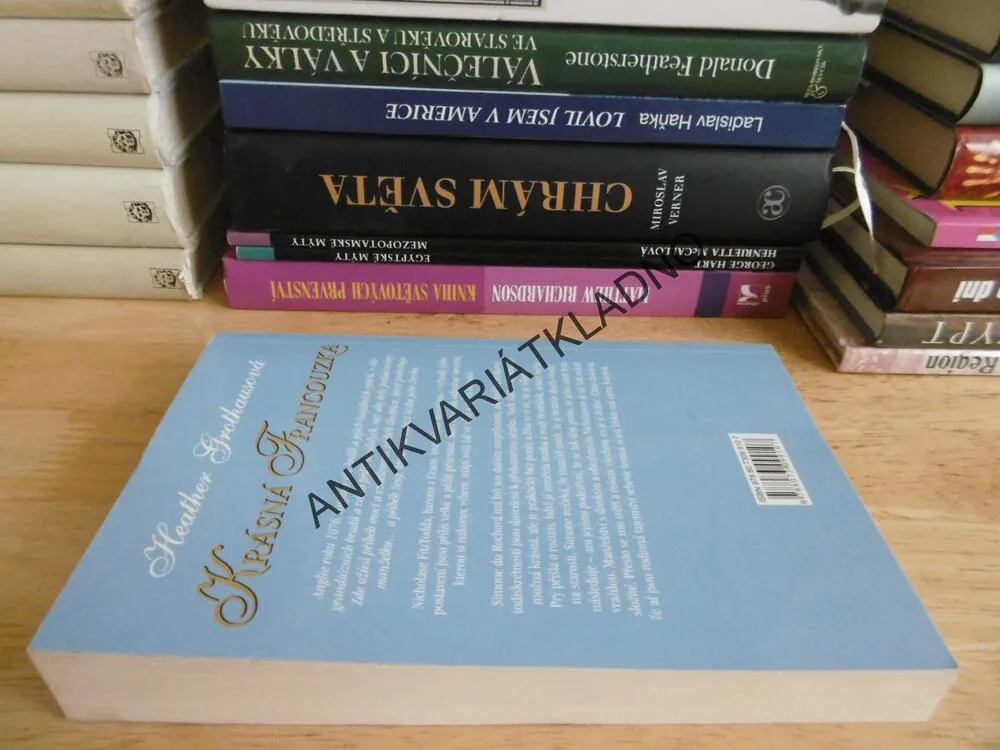 KRÁSNÁ FRANCOUZKA, HEATHER GROTHAUSOVÁ, **an
