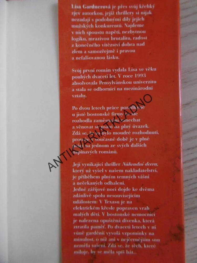 DOKONALÝ MANŽEL, LISA GARDNEROVÁ, **an