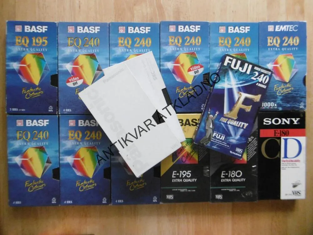 SMĚS NEORIGINÁLNÍCH NAHRÁVANÝCH VIEOKAZET- SEZNAM VIZ FOTO, 90. LÉTA, 15 X VHS