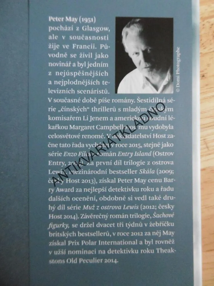 ŠACHOVÉ FIGURKY, PETER MAY,**an