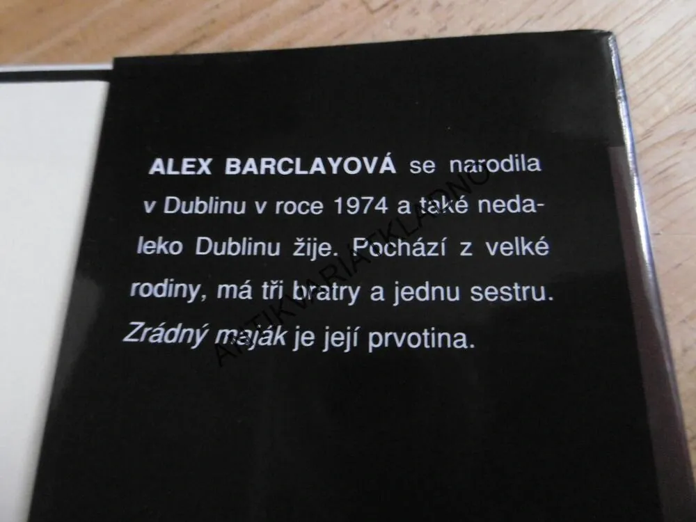ZÁHADNÝ MAJÁK, ALEX BARCLAYOVÁ, **an