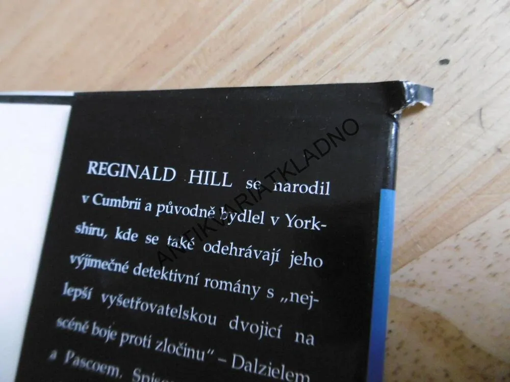 KOSTI A MLČENÍ, REGINALD HILL, **an