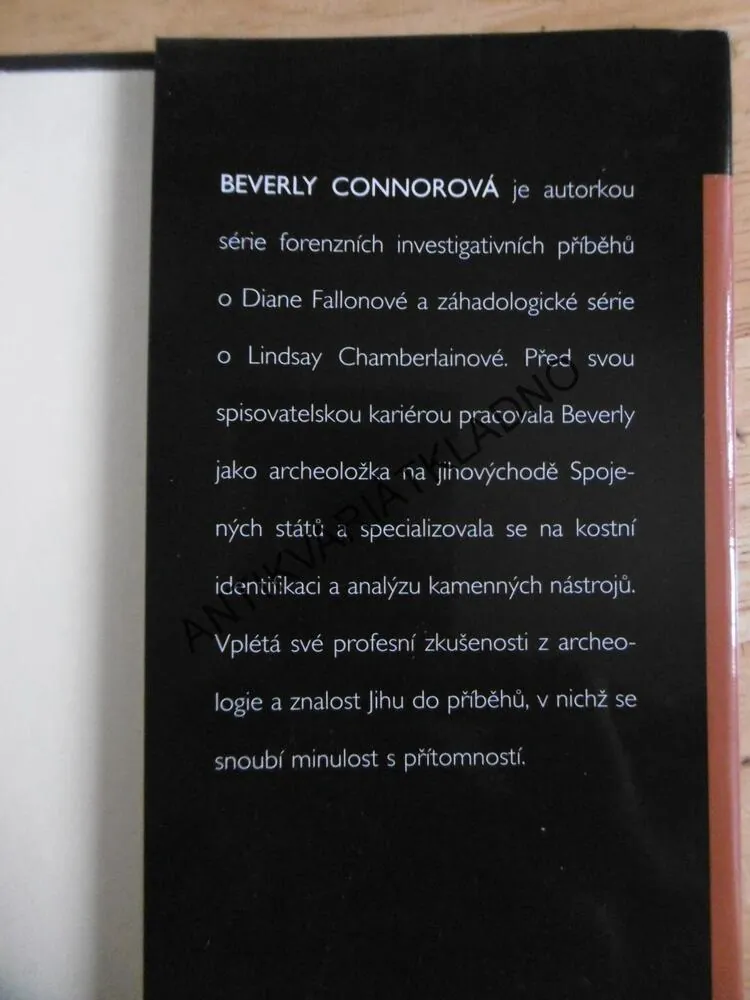 TAJEMSTVÍ OBĚŠENCŮ, BEVERLY CONNOROVÁ, **an