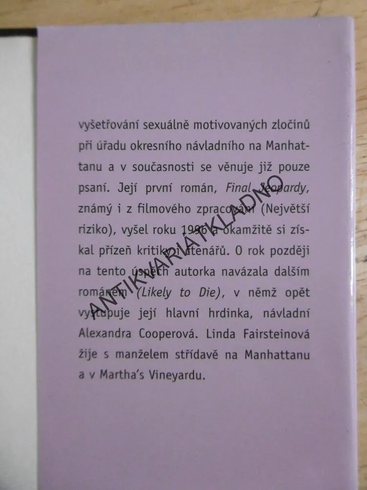 PŘESNÝ ZÁSAH, LINDA FAIRSTENOVÁ, **an