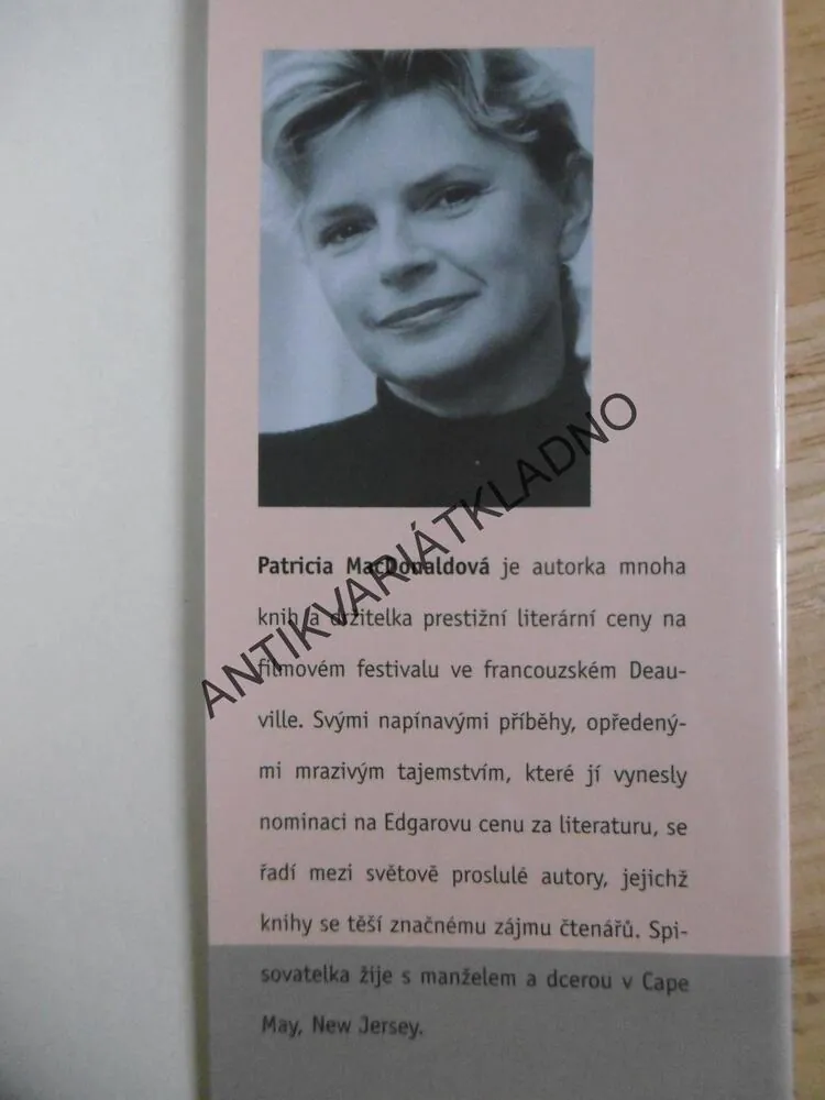 ZTRACENÁ NEVINNOST, PATRICIA MACDONALDOVÁ, **an