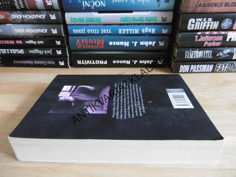 OMNIBUS, ÚSMĚV SLUŠÍ ZLOČINCŮM, DVOJÍ PŘIZNÁNÍ, V NEJLEPŠÍCH RODINÁCH, REX STOUT, **an