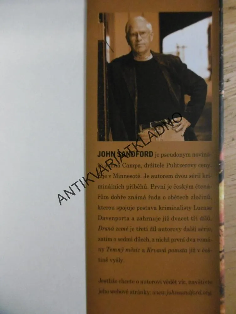 DRSNÁ ZEMĚ, JOHN SANDFORD, **an