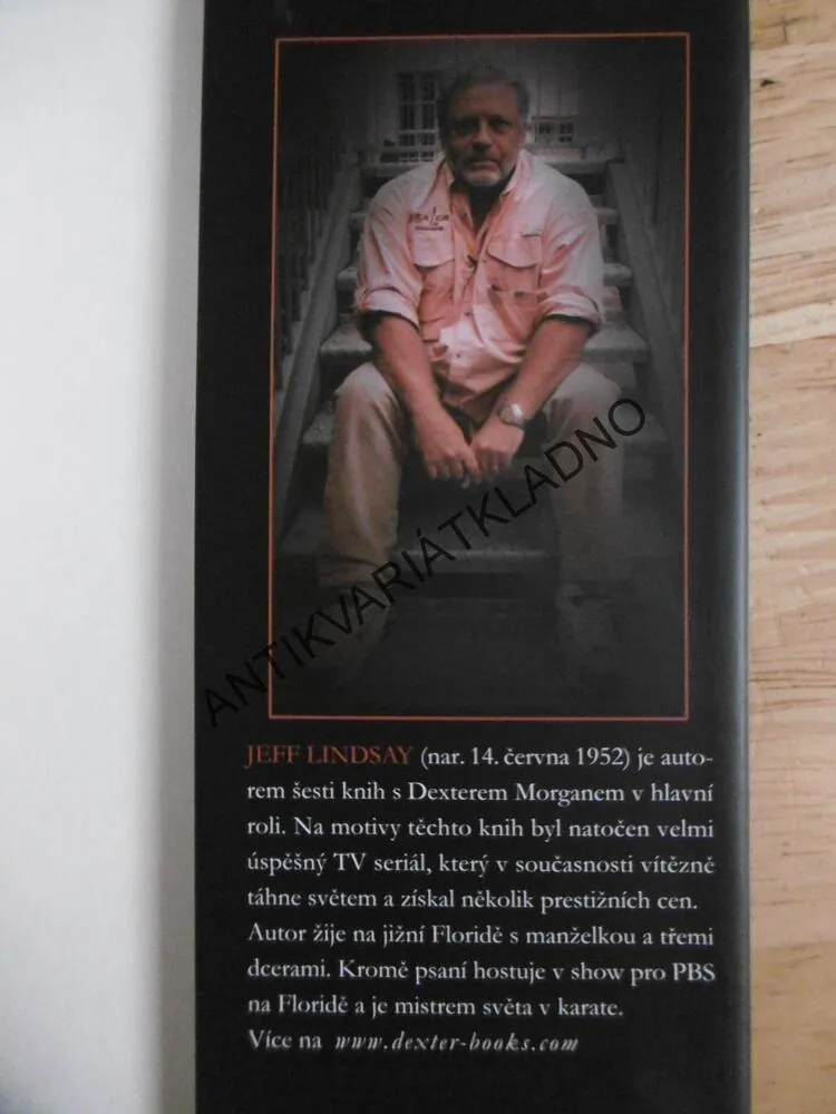DELIKÁTNÍ DEXTER, JEFF LINDSAY, **an