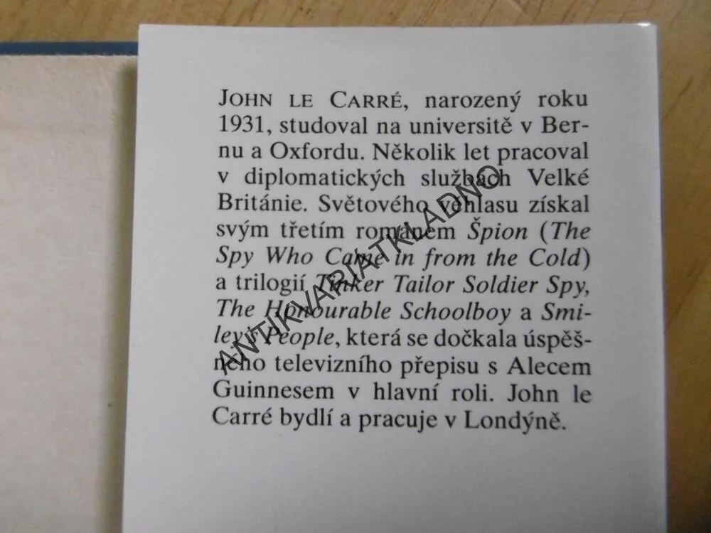 NOČNÍ RECEPČNÍ, JOHN LE CARRÉ, **an