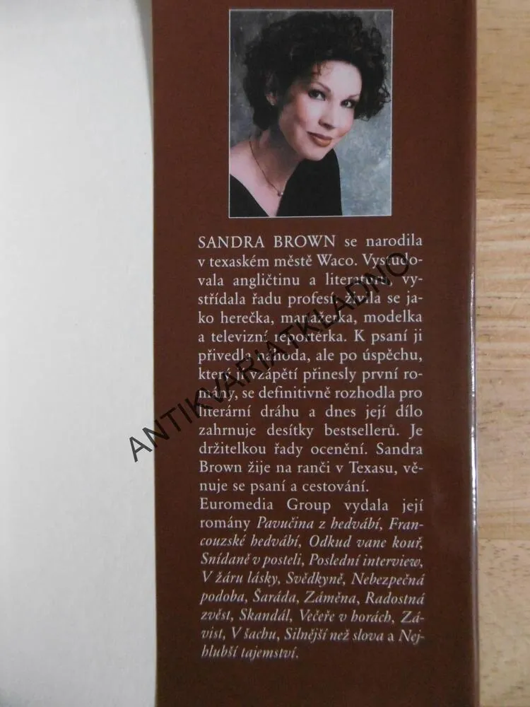TUČNÉ ÚTERÝ, SANDRA BROWN, **an