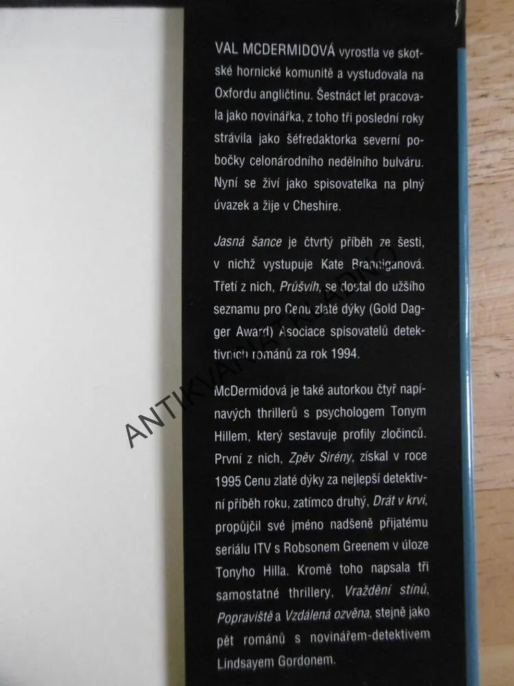JASNÁ ŠANCE, VAL MCDERMIDOVÁ, **an