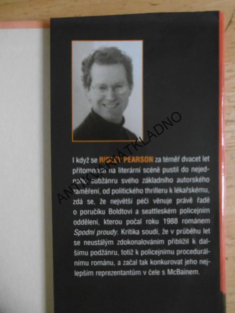 V ZEMI NIKOHO, RIDLEY PEARSON, **an