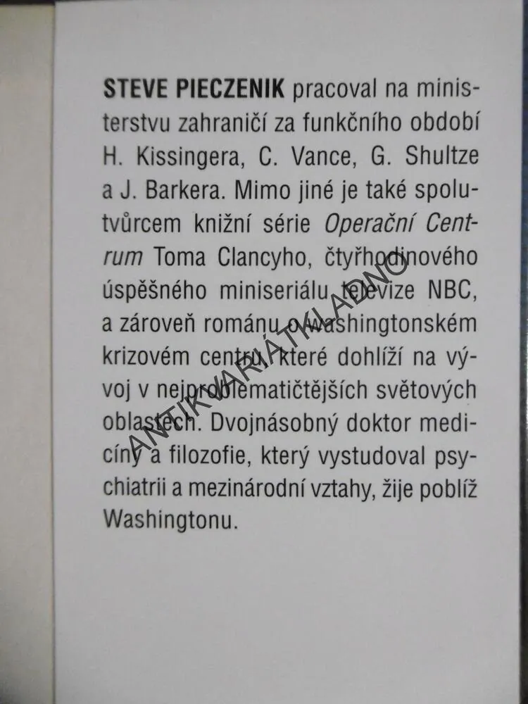 PACIFICKÁ ZRADA, STEVE PIECZENIK, **an