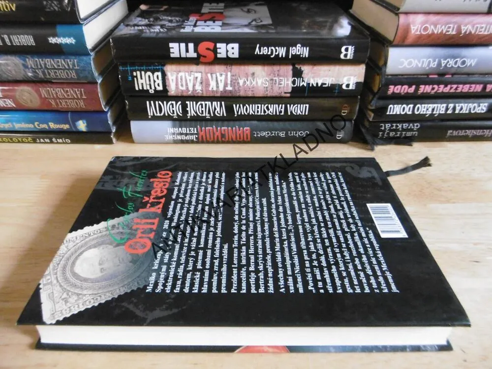 ORLÍ KŘESLO, CARLOS FUENTES, **an