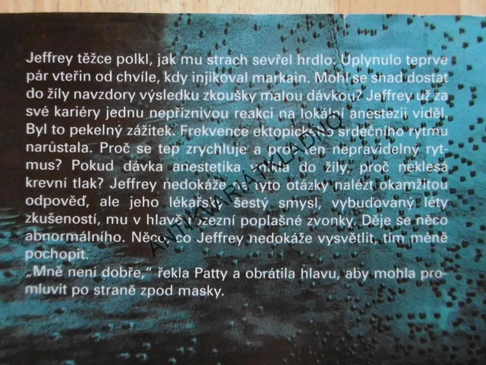 KOŘENY ZLA, ROBIN COOK, **an
