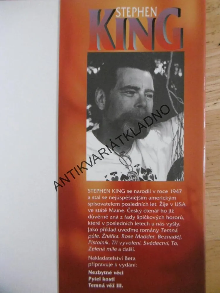 MRTVÁ ZÓNA, STEPHEN KING, **an
