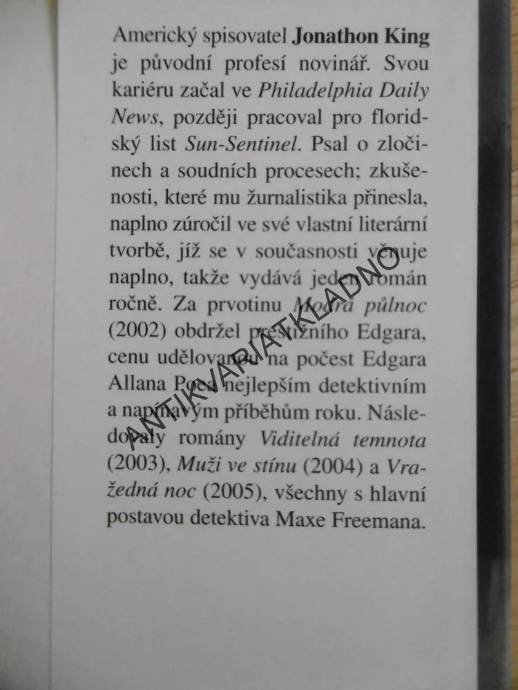MODRÁ PŮLNOC, JONATHAN KING, **an