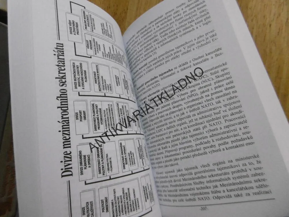 PŘÍRUČKA NATO, VYDÁNÍ K 50.VÝROČÍ, **an