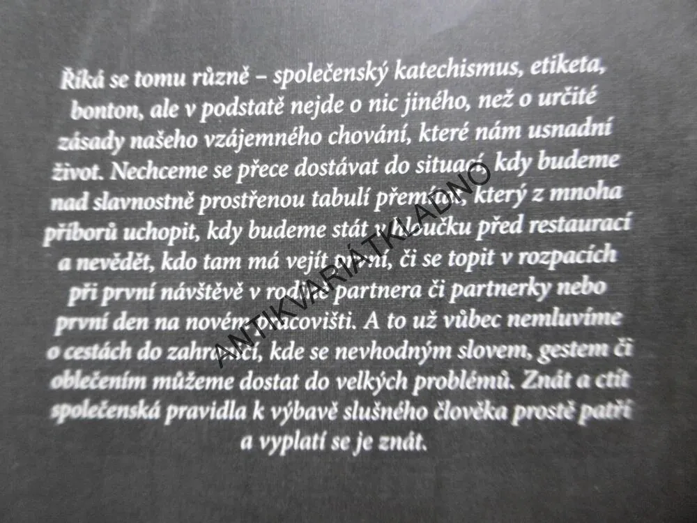 VYSOKÁ ŠKOLA BONTONU, MARIE FORMÁČKOVÁ, **an