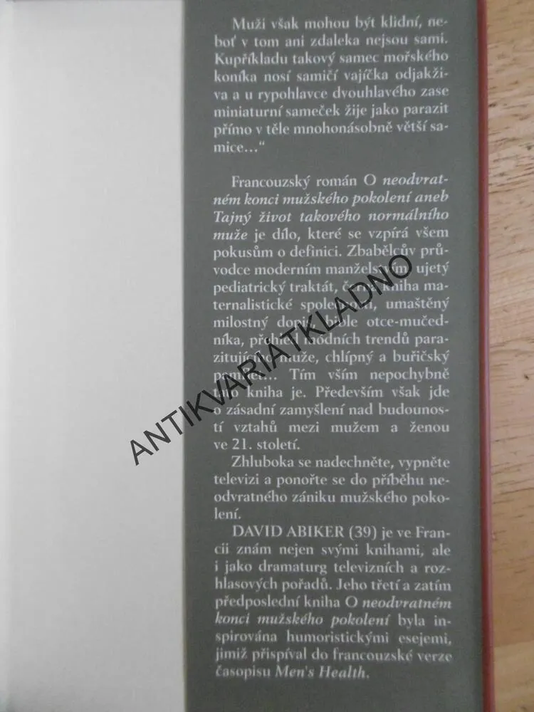 O NEODVRATNÉM KONCI MUŽSKÉHO POKOLENÍ, DAVID ABIKER, **an