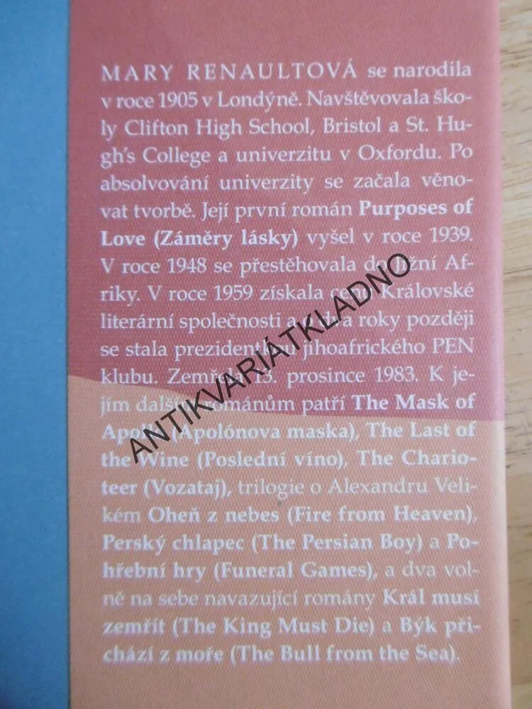 BÝK PŘICHÁZÍ Z MOŘE, MARY RENAULTOVÁ, **an