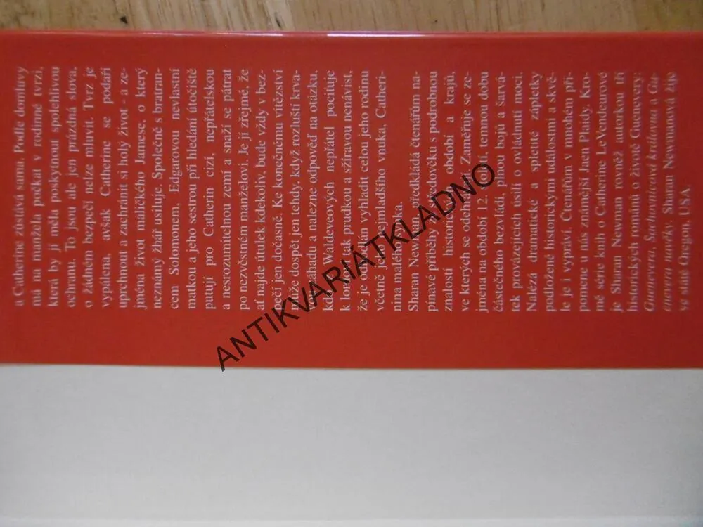 PROKLETÝ ROD, SHARAN NEWMAN, **an