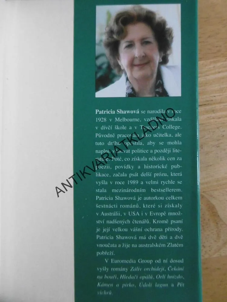 ZÁTOKA BOUŘÍ, PATRICIA SHAWOVÁ, **an