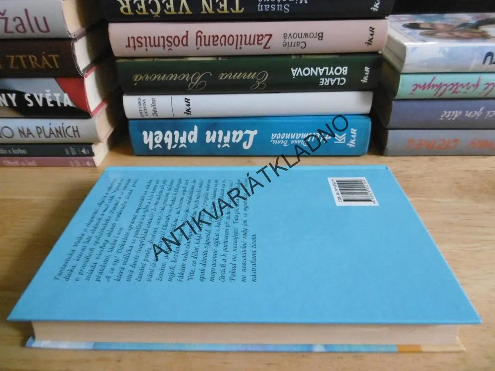 BREVIÁŘ FANTASTICKÉ HOLKY, KIM IZZOVÁ, CERI MARSHOVÁ, **an