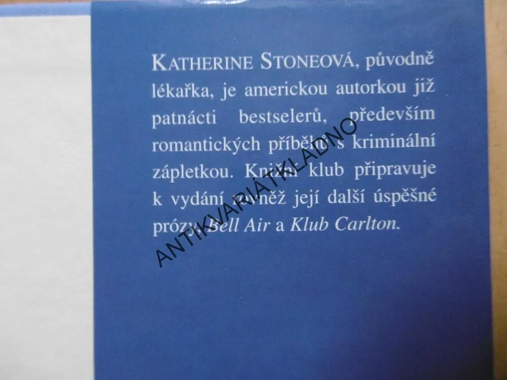 ZA JASNÝCH NOCÍ, KATHERINE STONEOVÁ, **an