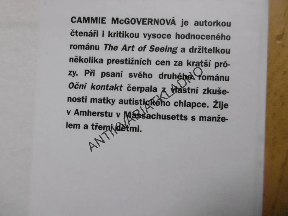 OČNÍ KONTAKT, CAMMIE MCGOVERNOVÁ, **an