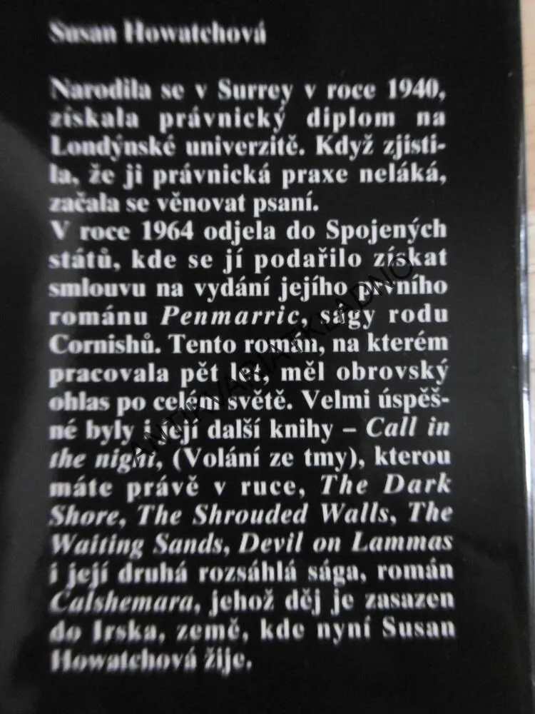 VOLÁNÍ ZE TMY, SUSAN HOWATCHOVÁ, **an