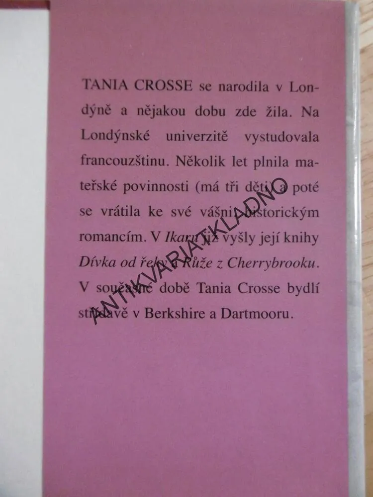 DÍVKA Z PŘÍSTAVU, TANIA CROSSE, **an