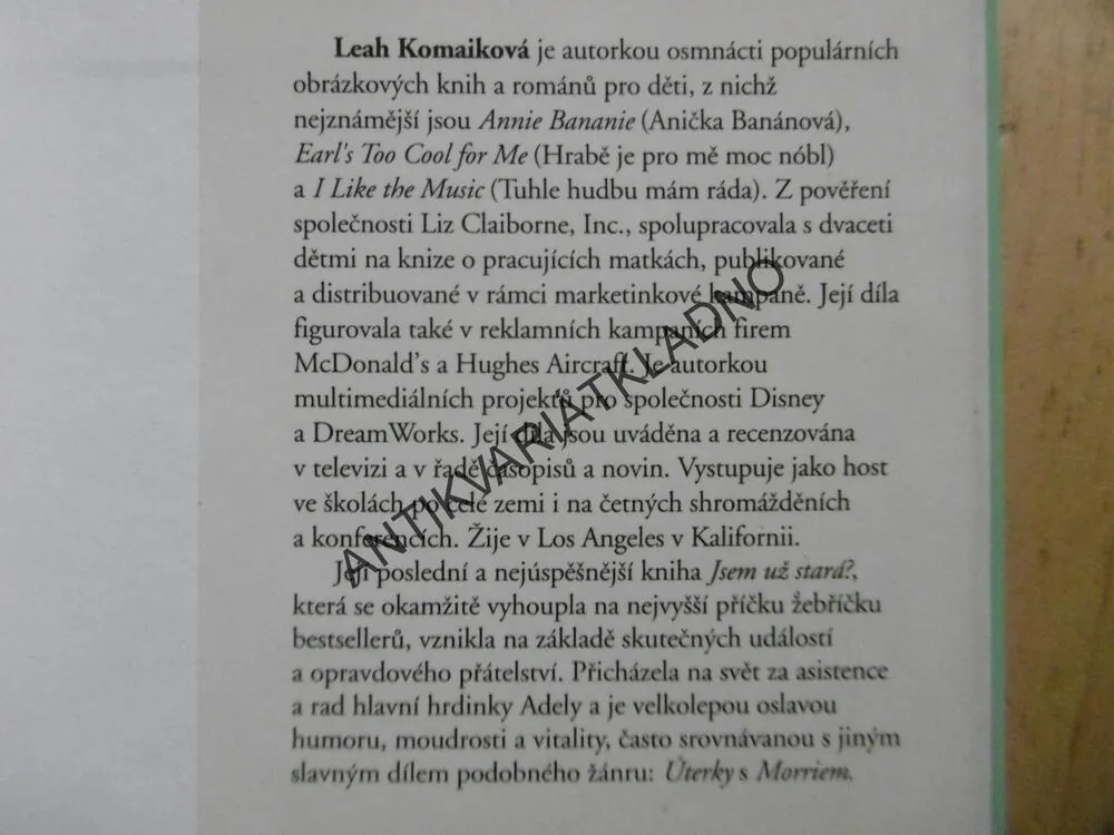 JSEM UŽ STARÁ?, LEAH KOMAIKOVÁ, **an