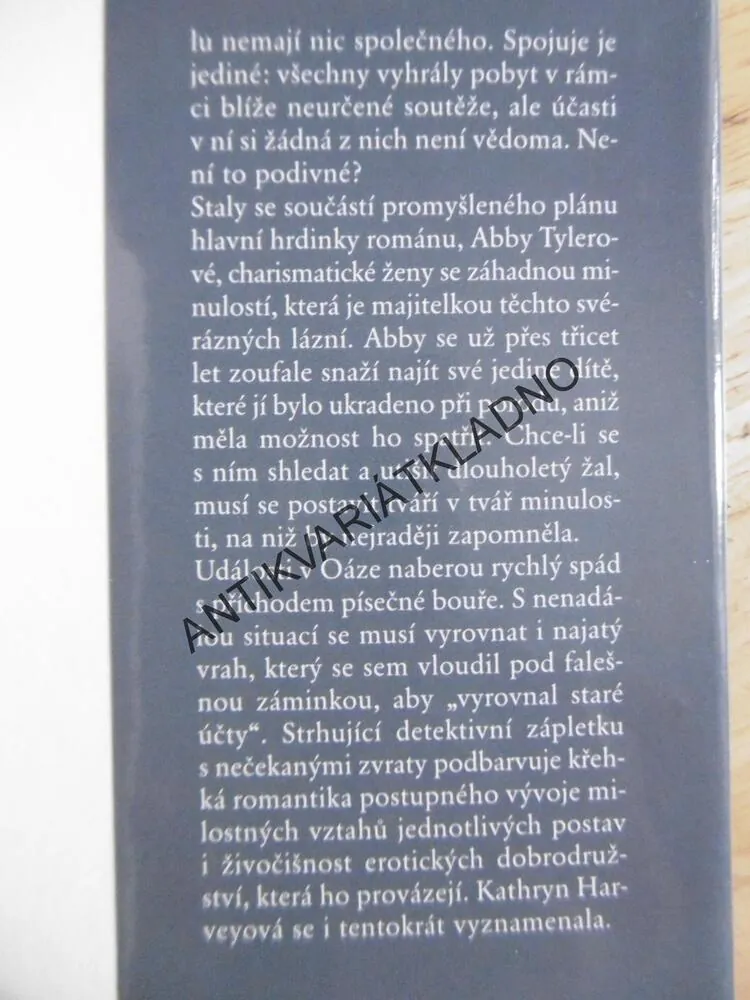 DŮVĚRNÁ SETKÁNÍ, KATHRYN HARVEYOVÁ, **an