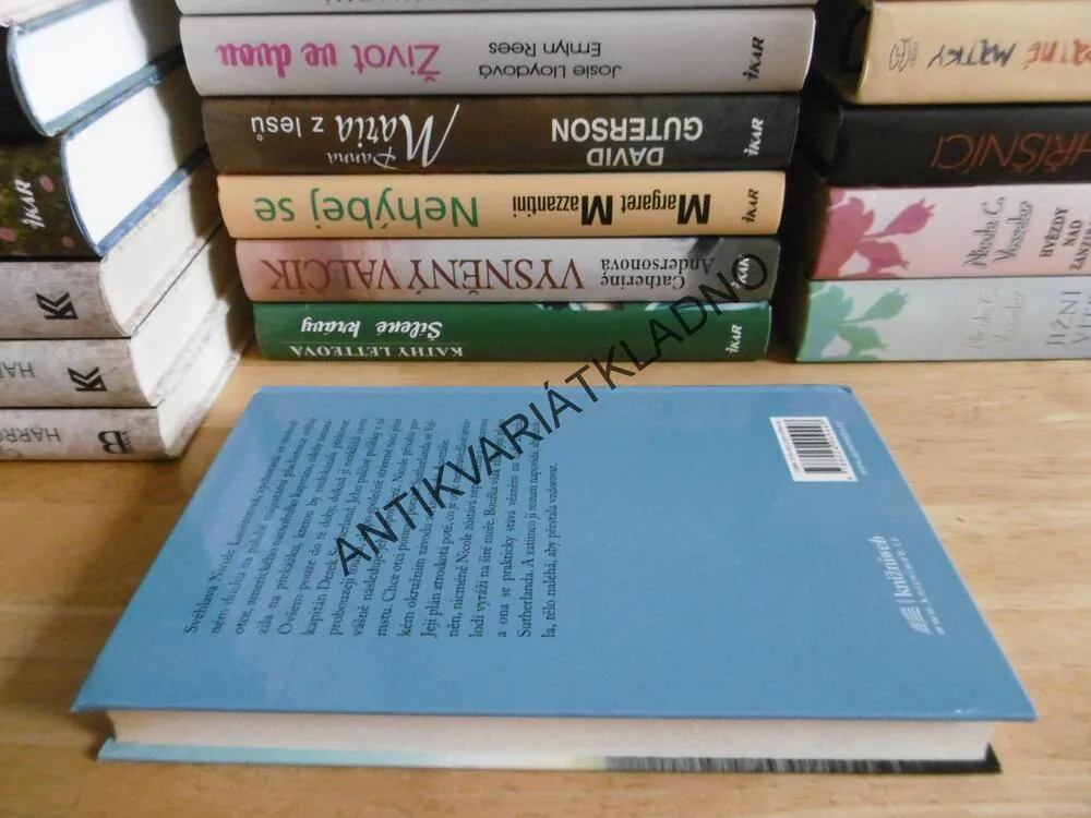 KAPITÁN ROZKOŠÍ, KRESLEY COLEOVÁ, **an