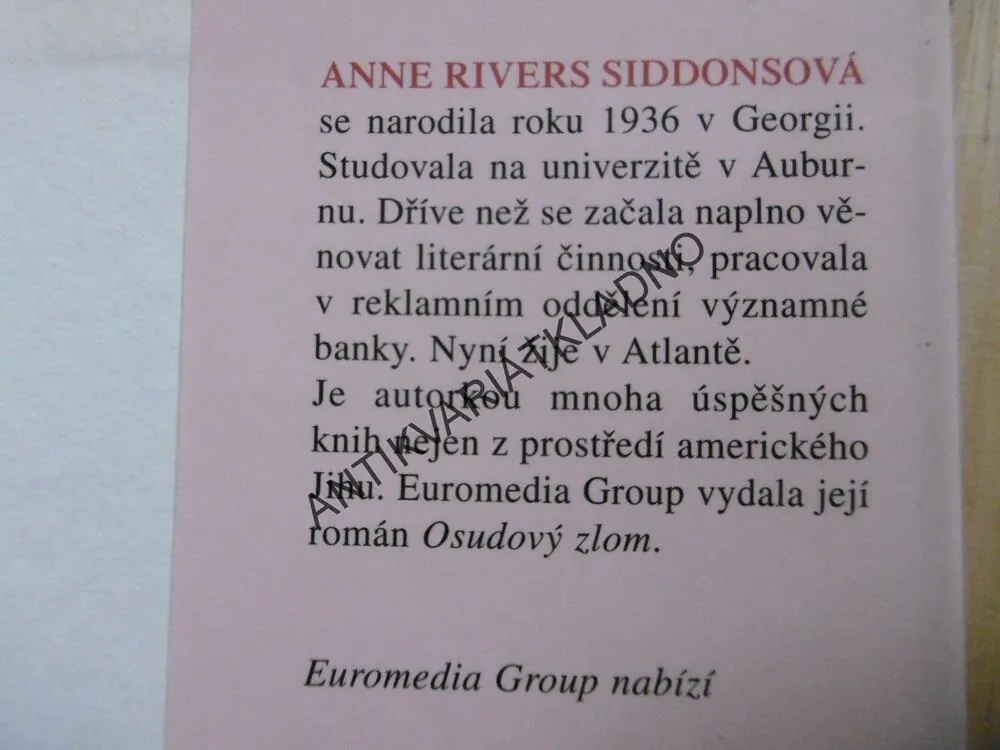 NEZKROTNÁ NORA, ANNE RIVERS SIDDONSOVÁ, **an