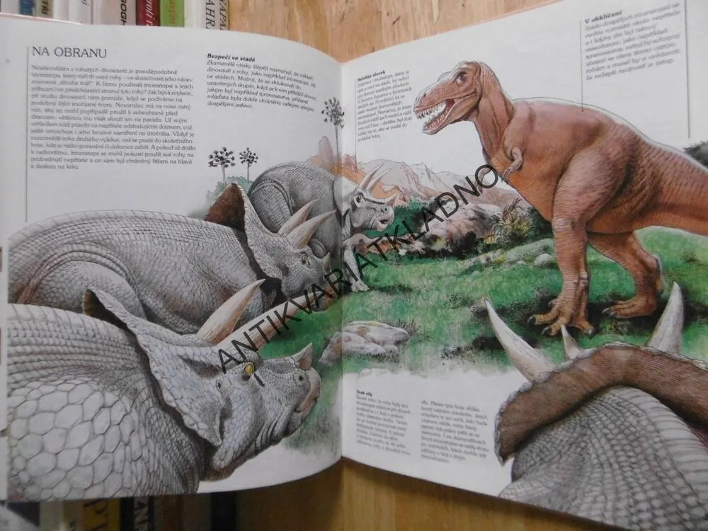 JAK ŽILI DINOSAUŘI, STEVE PARKER, **an
