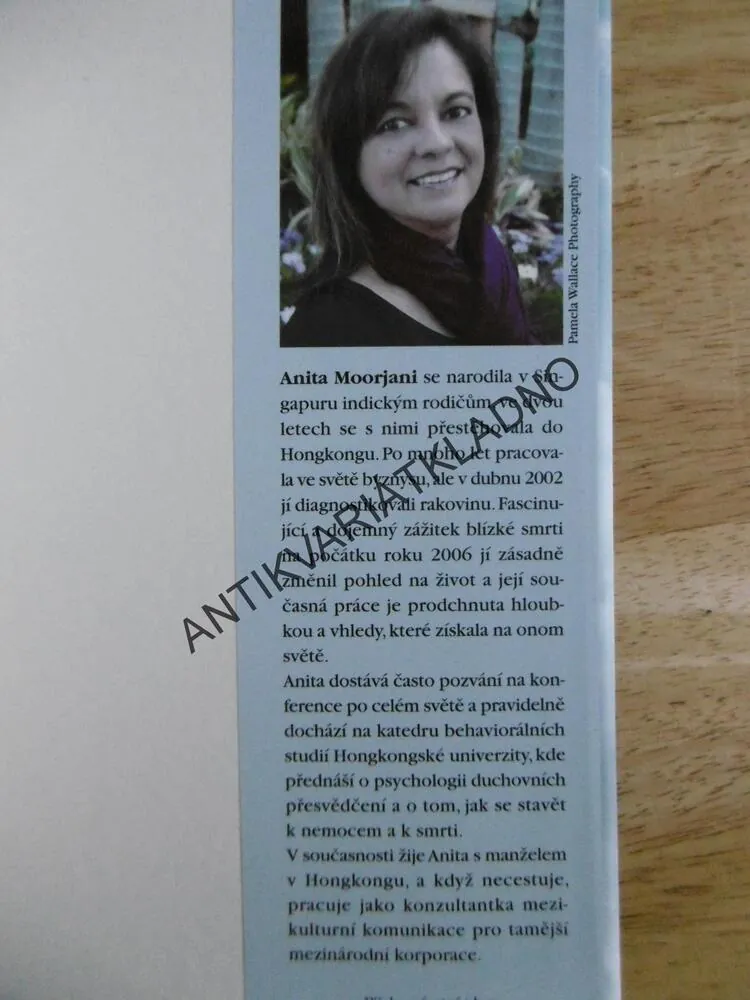 MUSELA JSEM ZEMŘÍT, MÁ CESTA OD NEMOCI K UZDRAVENÍ, ANITA MOORJANI, BESTLSELLER, **an
